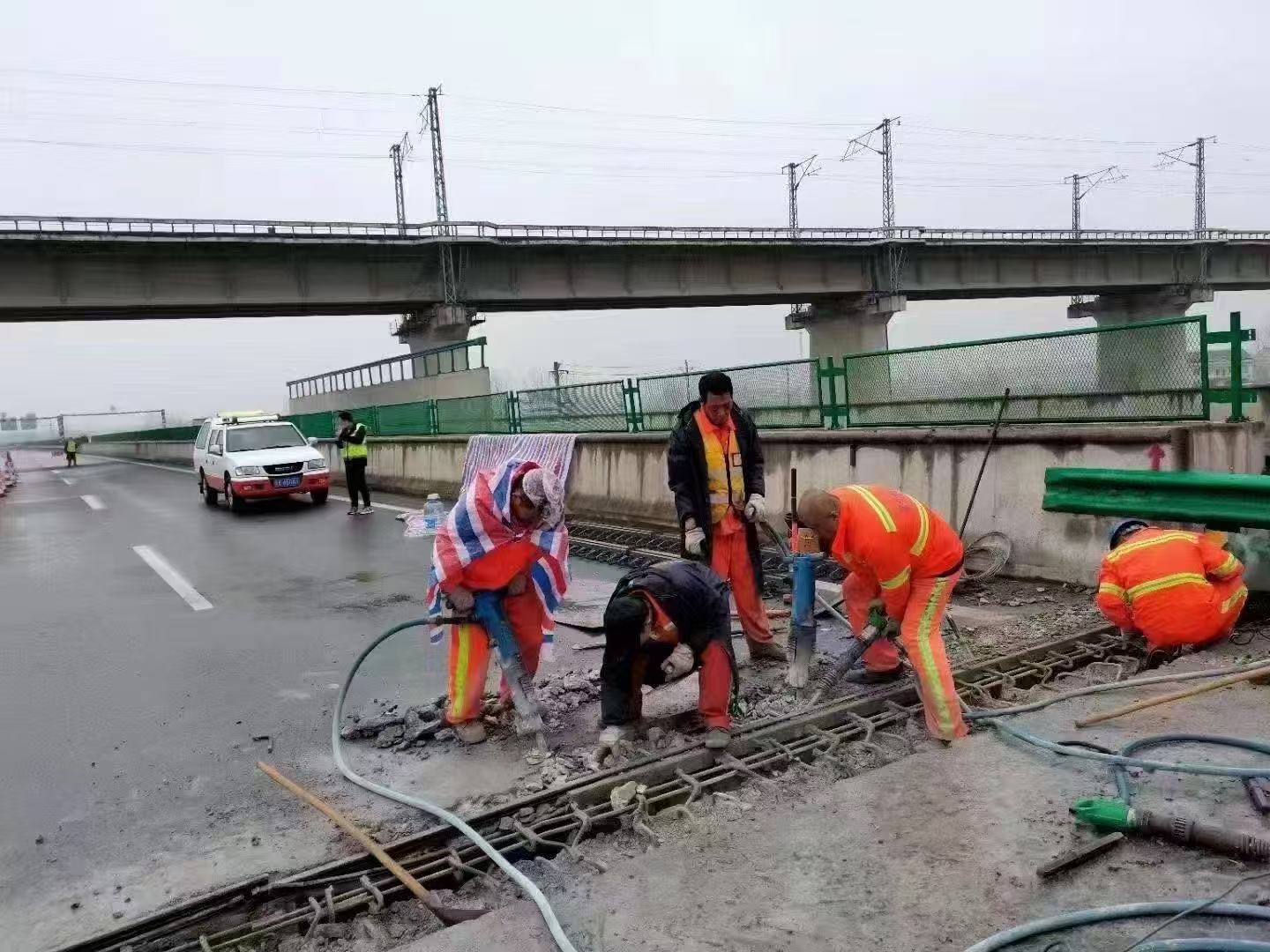 老城桥梁伸缩缝抢修料